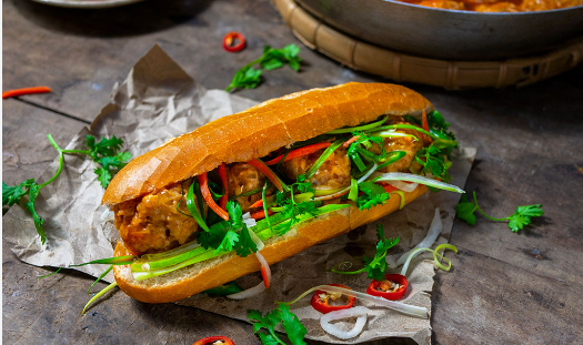 Exploring Vietnamese Cuisine: 10 Must-Taste Dishes